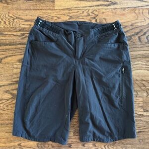 Patagonia Women’s Dirt Craft 11” Bike Shorts Black Adjustable Waist Breathable